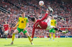 Zwycięski gol Bednarka w meczu z Arsenalem. Hat-trick Ronaldo [WIDEO]