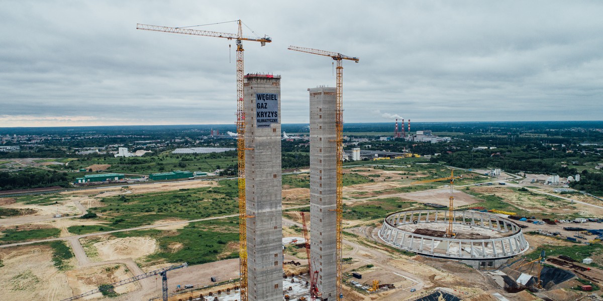 Ostrołęka C, w której przystąpiono do rozbiórki 120-metrowych pylonów, miała być "ostatnią elektrownią węglową w Polsce”.