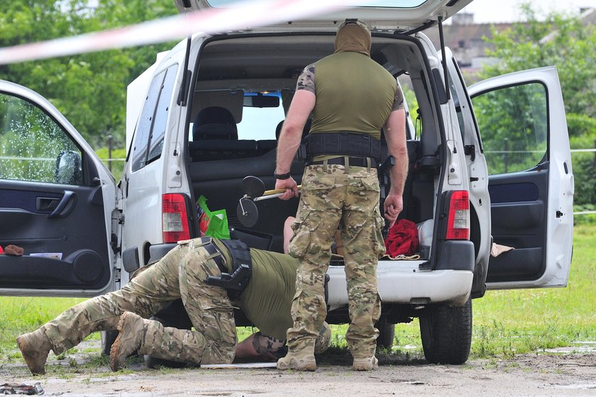 Grudziądz. Podłożył bombę pod auto żony