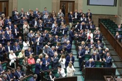 Posłowie Polski 2050 zagłosowali razem z PiS i Konfederacją. "Dali jasny sygnał Tuskowi"