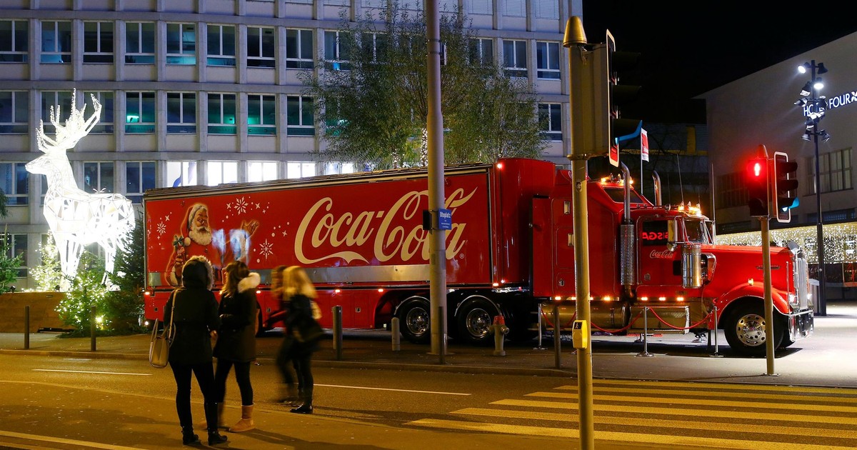Kultowa ciężarówka Coca-Coli wyjeżdża w Polskę. Znamy trasę i atrakcje