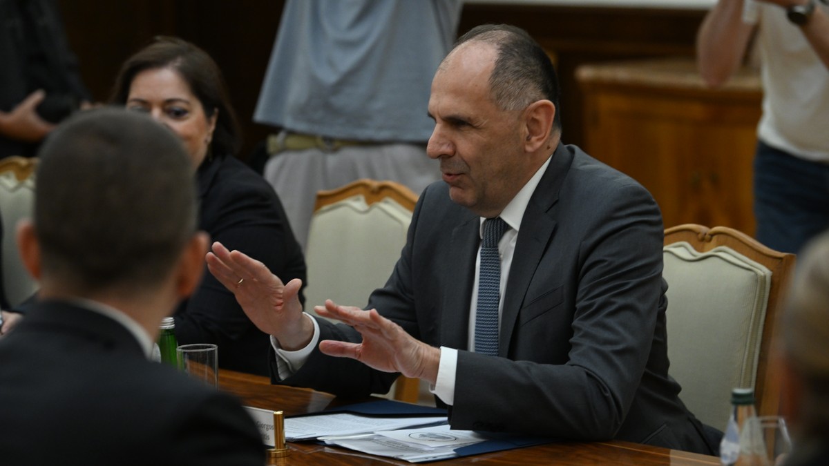 Aleksandar Vučić i Jorgos Gerapetritis