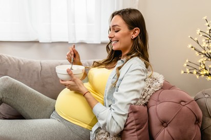 Étkezés a várandósság alatt: ezek a leggyakoribb tévhitek