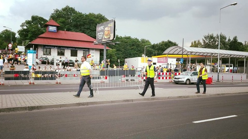 Wicedyrektor ZIKiT, Łukasz Franek, nosił barierki podczas ŚDM