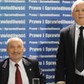 macierewicz siedzi kaczyński stoi