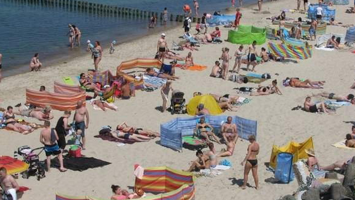 Władze nadmorskiej gminy Mielno wysyłają oficjalny protest do Urzędu Morskiego w Gdyni. Nie chcą, by przez wakacje kurort był rozkopany.