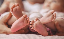 Urodziły się bliźniaki, które mają dwóch ojców