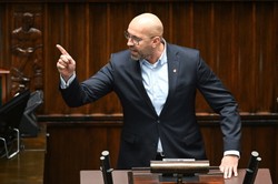 Poseł KO do Horały: Miłość do Polski pomyliła się panu z miłością do kasy