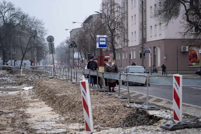 Remont ul.Wojska Polskiego - robotników nie widać, ale... przebudowa trwa