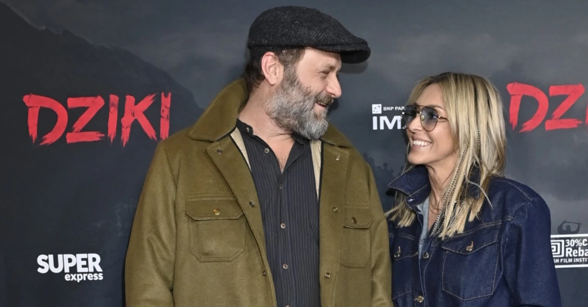 Leszek Lichota przyszedł na premierę z piękną blondynką. Nowa partnerka?