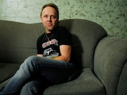 Perkusista Metalliki robi karierę aktorską