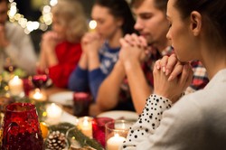 Modlitwy na Boże Narodzenie 2023. Jak modlić się 25 i 26 grudnia? [PRZYKŁADY]