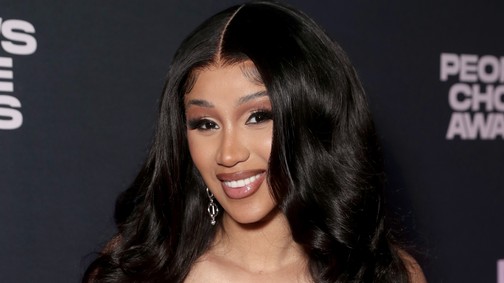 Elájulsz, ha meglátod Cardi B-t ebben a flitteres ruhában
