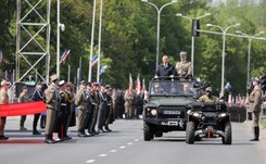 Wojsko pokazało swój najnowszy sprzęt. Maszerowali też sojusznicy. ZDJĘCIA z defilady