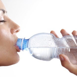 Ha ilyen ásványvizet vett, meg ne igya, fogyasztásra alkalmatlan!