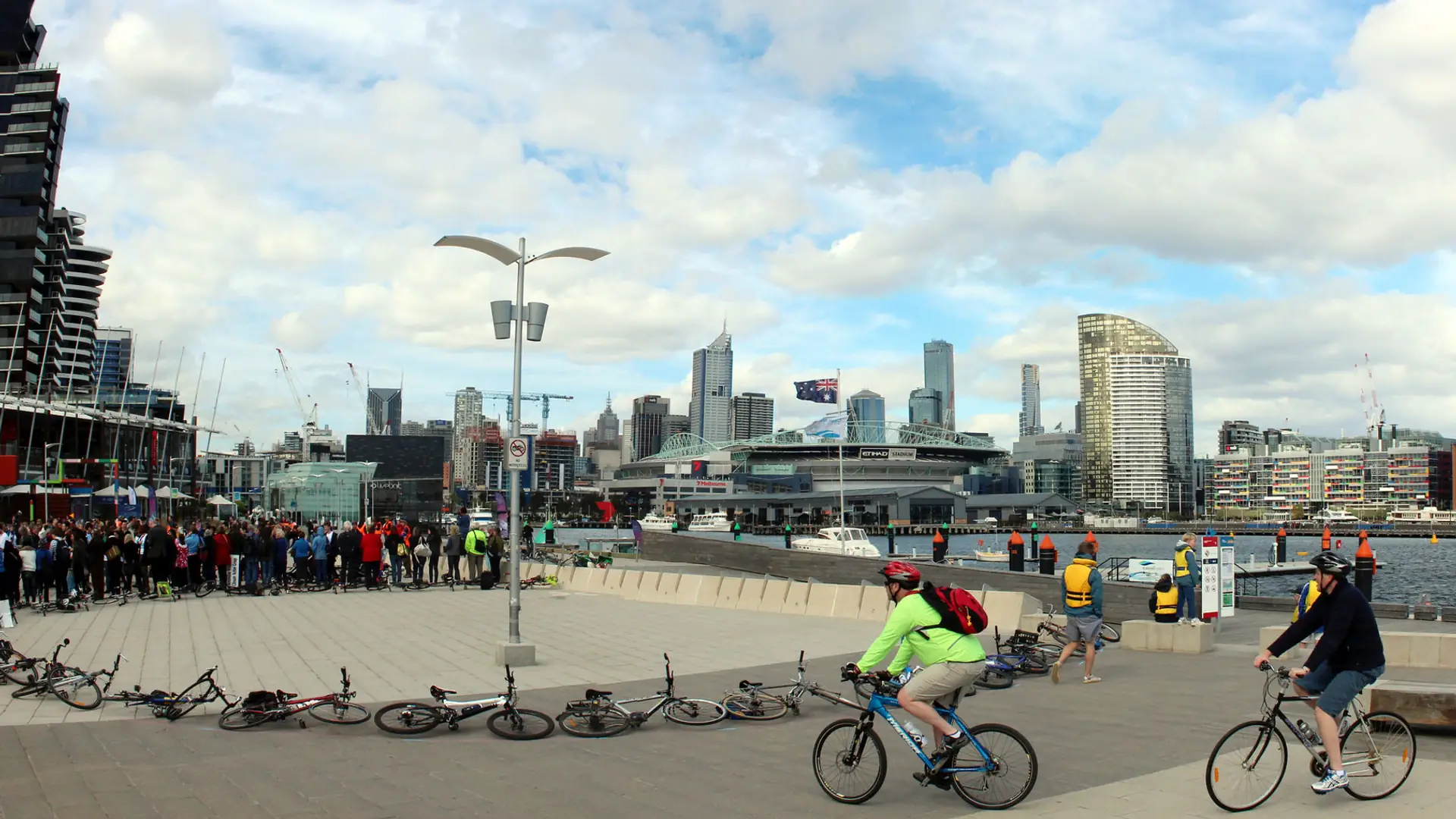 Melbourne likwiduje parkingi, żeby zrobić więcej miejsca na ścieżki rowerowe