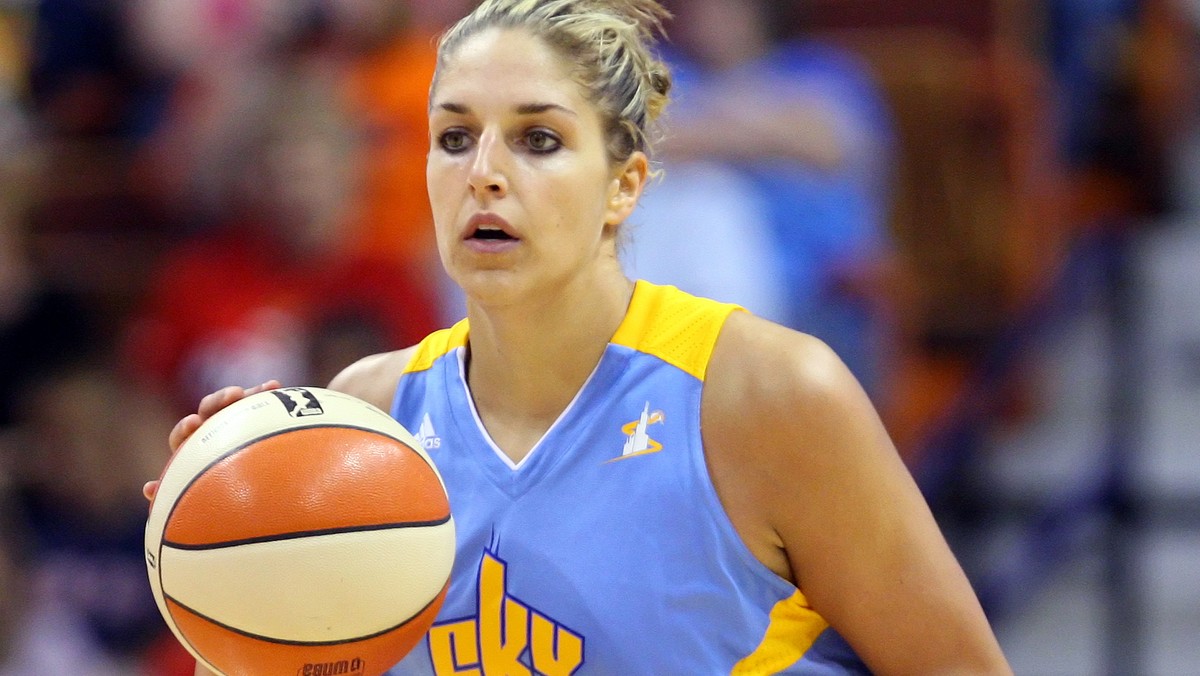 Podczas ostatniego spotkania WNBA, w którym zmierzyły się drużyny Chicago Sky i Phoenix Mercury, jedna z zawodniczek miała niesamowite szczęście. Koszykarce udało się trafić do kosza równo z syreną.