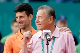 Svi komentarišu NOVAKOV STAJLING NA SAHRANI Nikole Pilića, Srbi ne veruju da je OVO OBUKAO: Pojavio se u ODELU, ali niko nije skidao pogled sa KOMADA ISPOD SAKOA