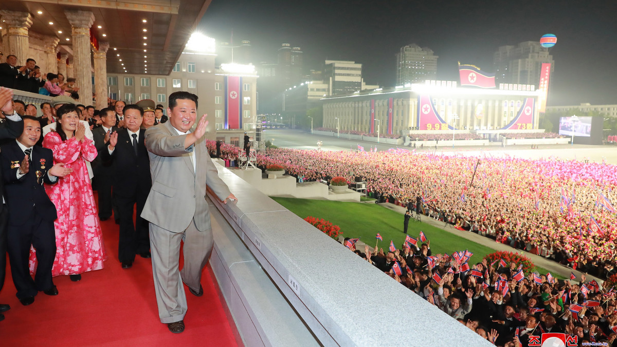 Kim Dzong Un podczas wojskowej parady 9 września