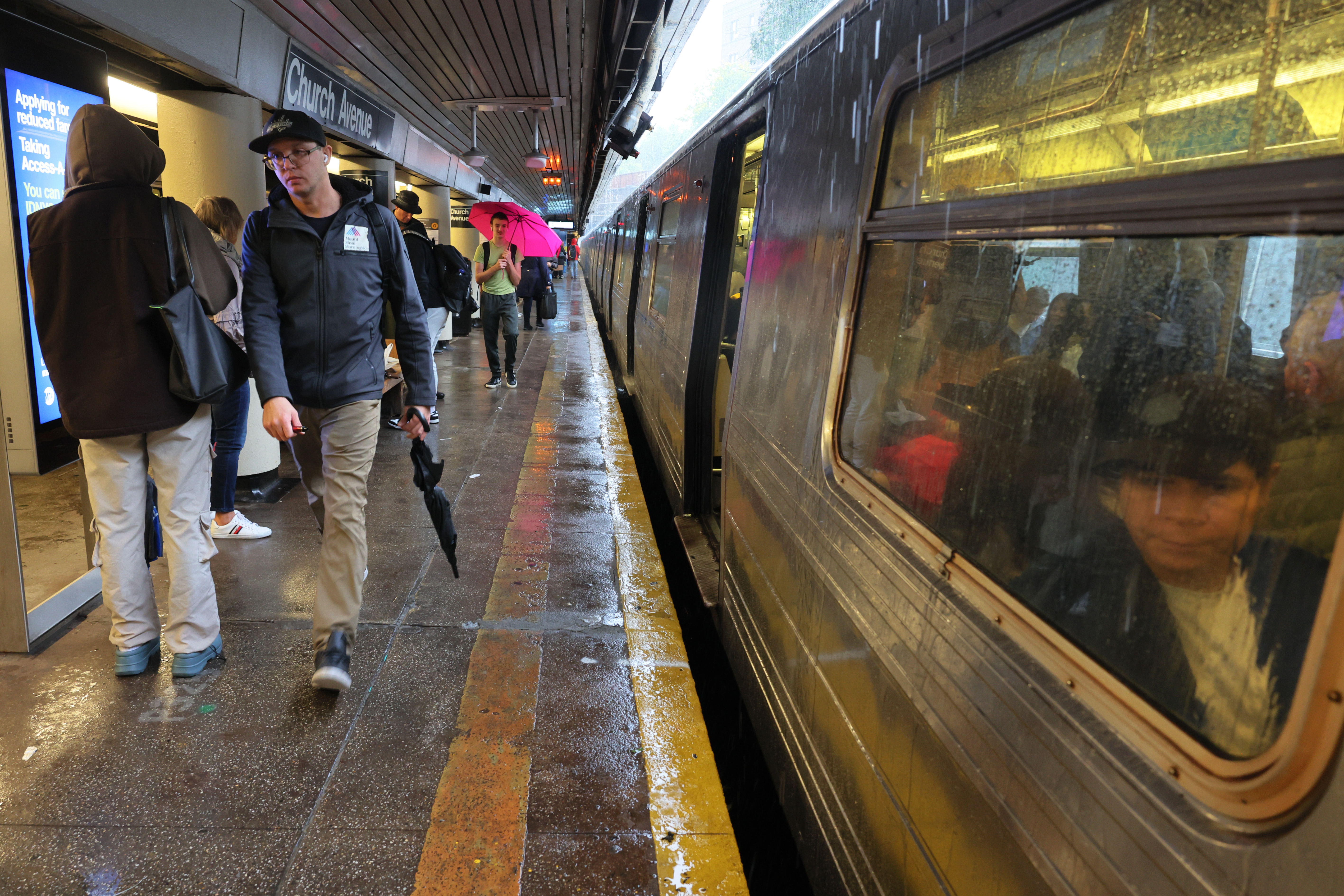 Inondazioni New York: 2 morti nel New Jersey, metro allagata