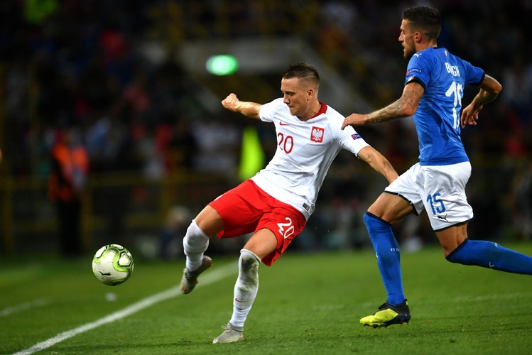 Piotr Zieliński (L) i Cristiano Biraghi (P)