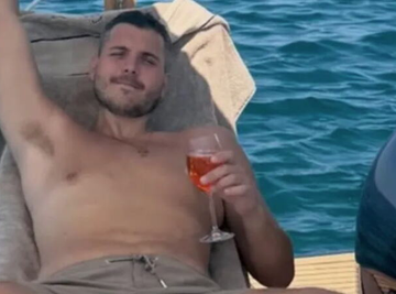 "OBRIJ SE ISPOD PAZUHA":  Sin Lepe Brene odgovorio na šok komentar, pomenuo i Poršea