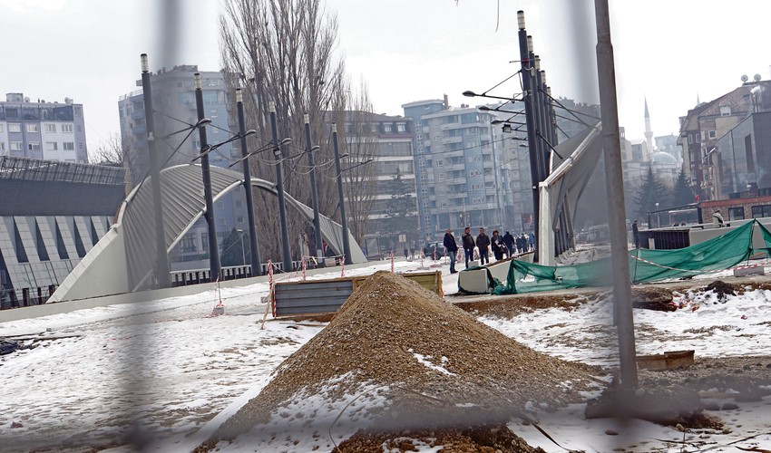 Godinu dana od postavljanja barikada kod mosta preko Ibra u Kosovskoj Mitrovici