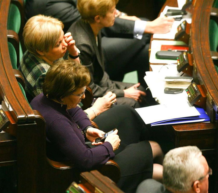 Tak harują posłowie za 12, 5 tys. miesięcznie! Zobacz