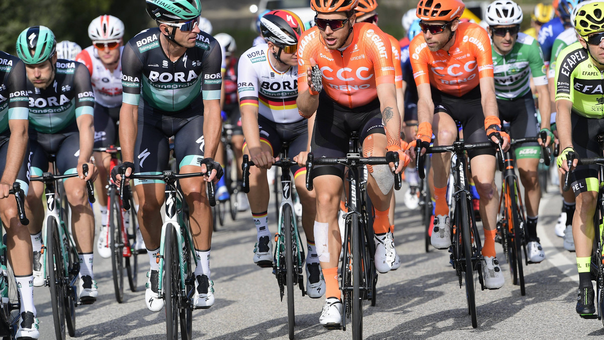 Sam Bennett z Bora-Hansgrohe zwyciężył w drugim etapie odbywającego się na trasach Belgii i Holandii wyścigu BinckBank Tour znanego wcześniej jako Eneco Tour. Z dobrej strony pokazał się Josef Cerny - kolarz polskiej grupy CCC był najlepszy podczas tak zwanego "złotego kilometra".