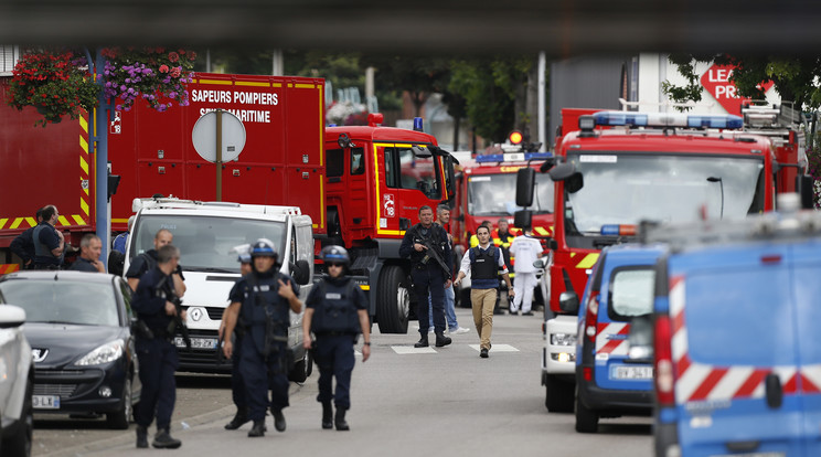 A támadókat lelőtték, de emellett egy embert is őrizetbe vettek / Fotó: AFP