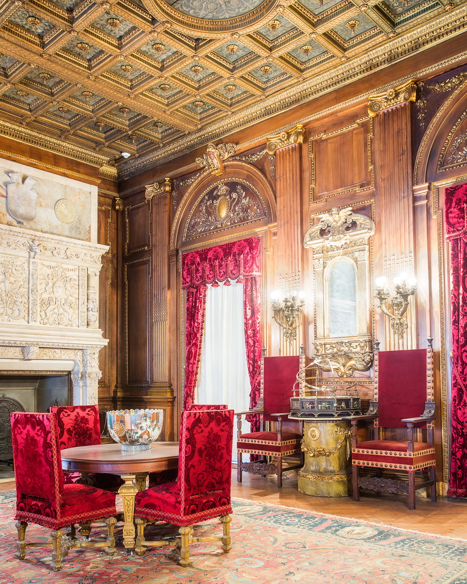 Today, the Vanderbilt Mansion is a National Historic Site that takes up over 200 acres, including the mansion, formal gardens, and numerous auxiliary structures.