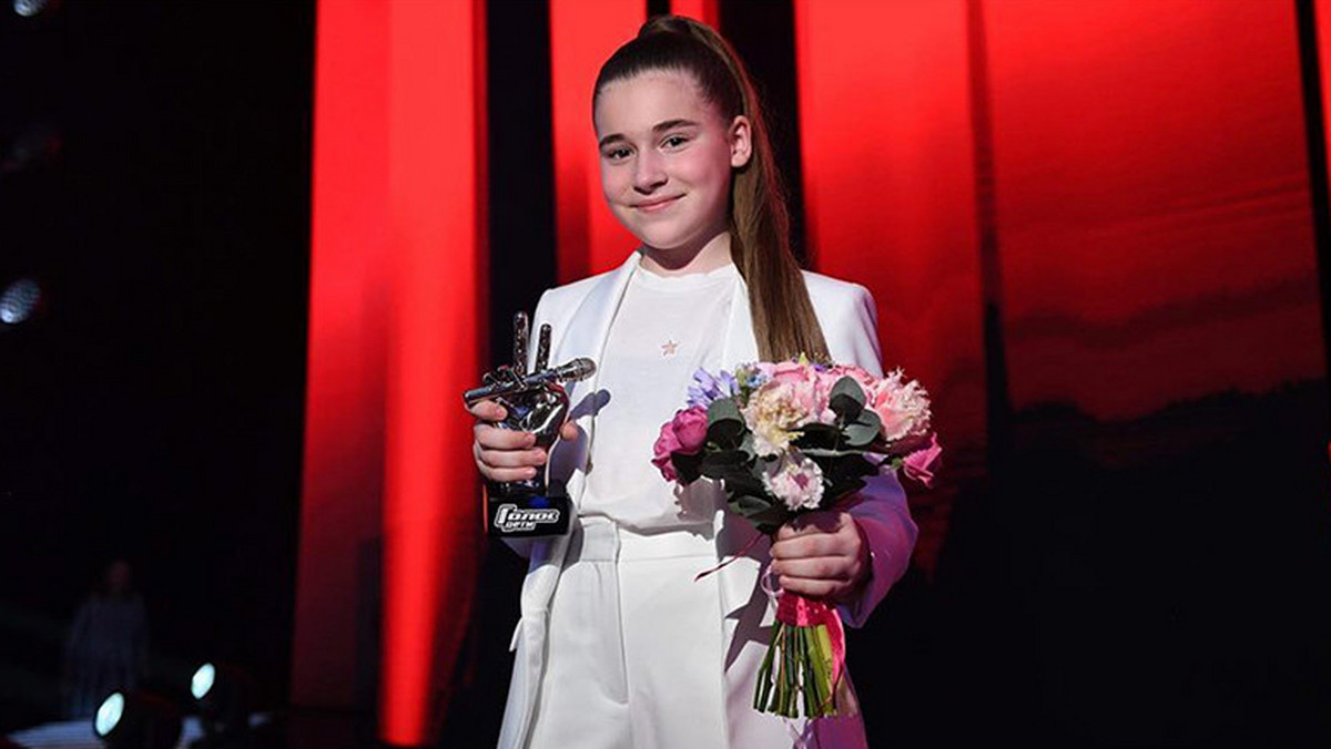 10-letnia Mikella Abramowa, córka piosenkarki Alsou i bogatego biznesmena Jana Abramowa, wygrała rosyjską odsłonę programu "The Voice Kids". Okazuje się, że do zwycięstwa przyczyniły się wynajęte boty. Wynik został anulowany.