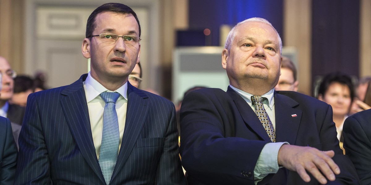 Prezes Glapiński rzucił już osiem miliardów wykreowanych pieniędzy na wsparcie rządowych planów tarczy antykryzysowej. Kolejne pieniądze w kwietniu.