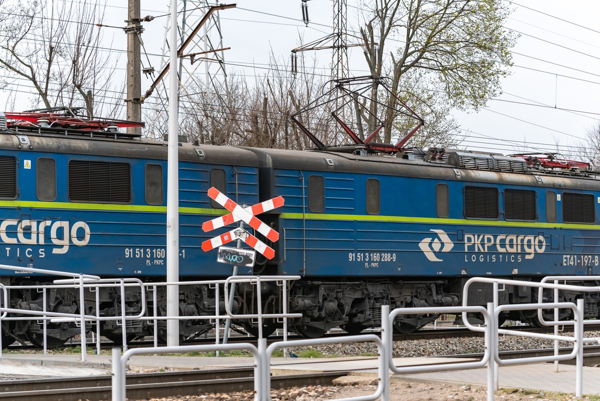 PKP Cargo zwolni ponad 2,4 tys. pracowników w trakcie zwolnień grupowych. Te potrwają do września przyszłego roku.