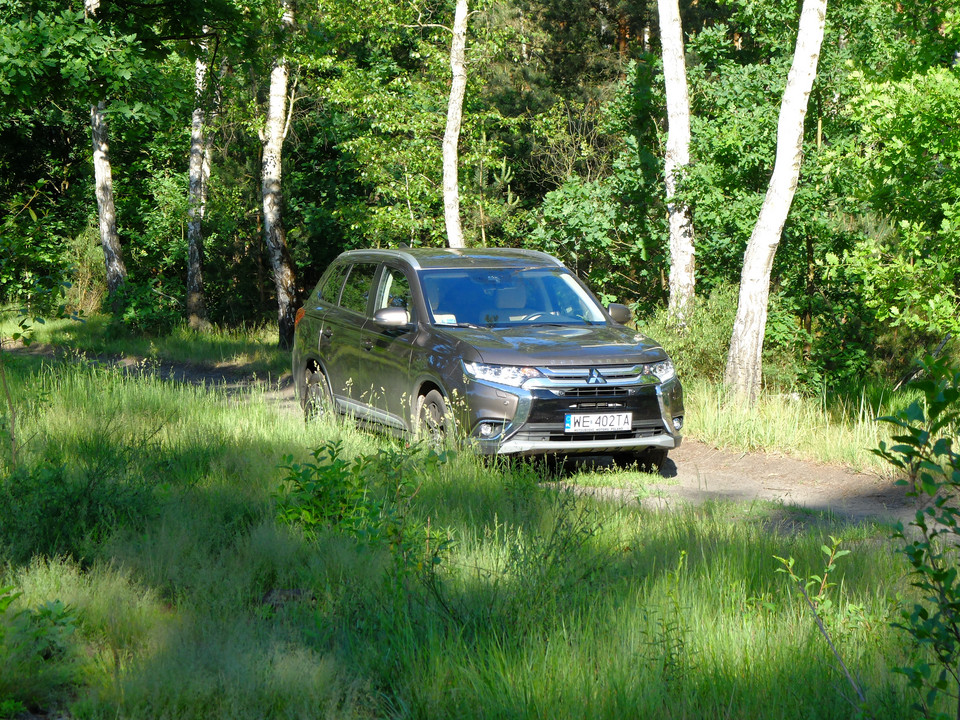 Mitsubishi Outlander 2.0/150 KM CVT 4x4 cena czyni cuda