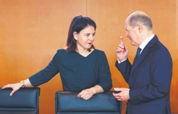 Niemcy odwracają się od rządu. Zyskuje chadecja