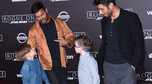 Ricky Martin i Jwan Yosef z dziećmi na premierze "Rogue One: A Star Wars Story"