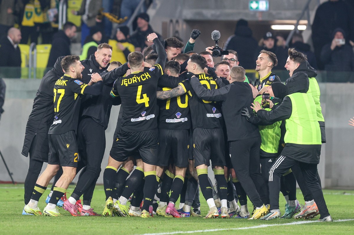 GKS Katowice półfinalistą Pucharu Polski. Widzew Łódź odpadł po rzutach karnych