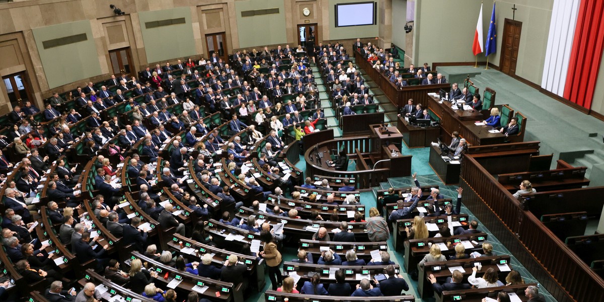 Za projektem nowelizacji ustawy o Sądzie Najwyższym zagłosowali niemal wszyscy posłowie PiS.