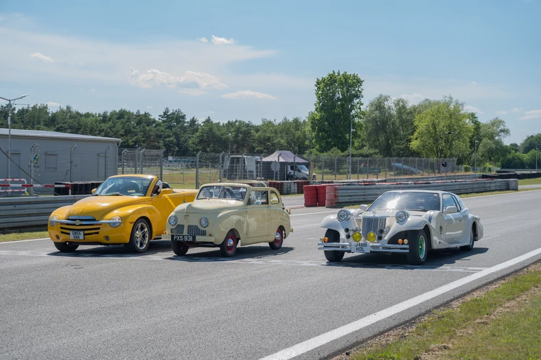 "The Grand Tour: Eurocrash" na Torze Poznań. Od lewej: Chevrolet SSR, Crosley i Mitsuoka Le-Seyde