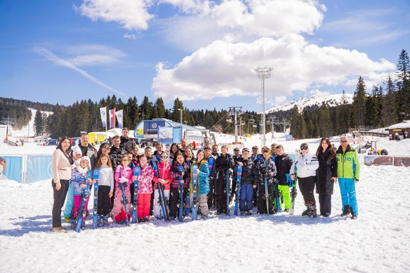 MK Group organizovala zimovanje na Kopaoniku za najbolje đake sa Kosova i Metohije: Uživanje u brojnim sadržajima i boravak u Hotelu Grand Kopaonik