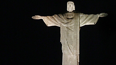 Biało-czerwona Krzywa Wieża w Pizie i Chrystus w Rio de Janeiro. Akcja na 100-lecie odzyskania przez Polskę niepodległości