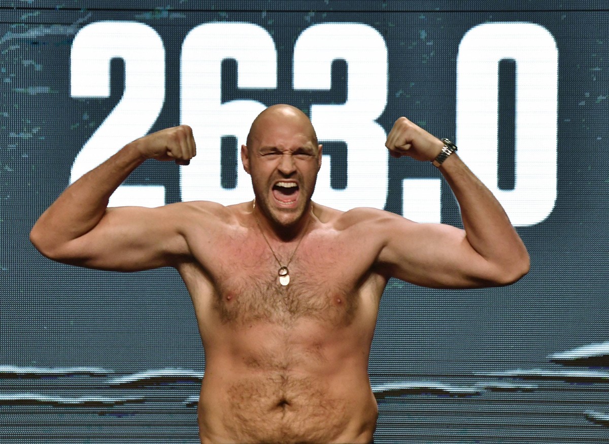 Fury znokautował Schwarza. Brytyjczyk nadal niepokonany na zawodowym ringu [WIDEO]