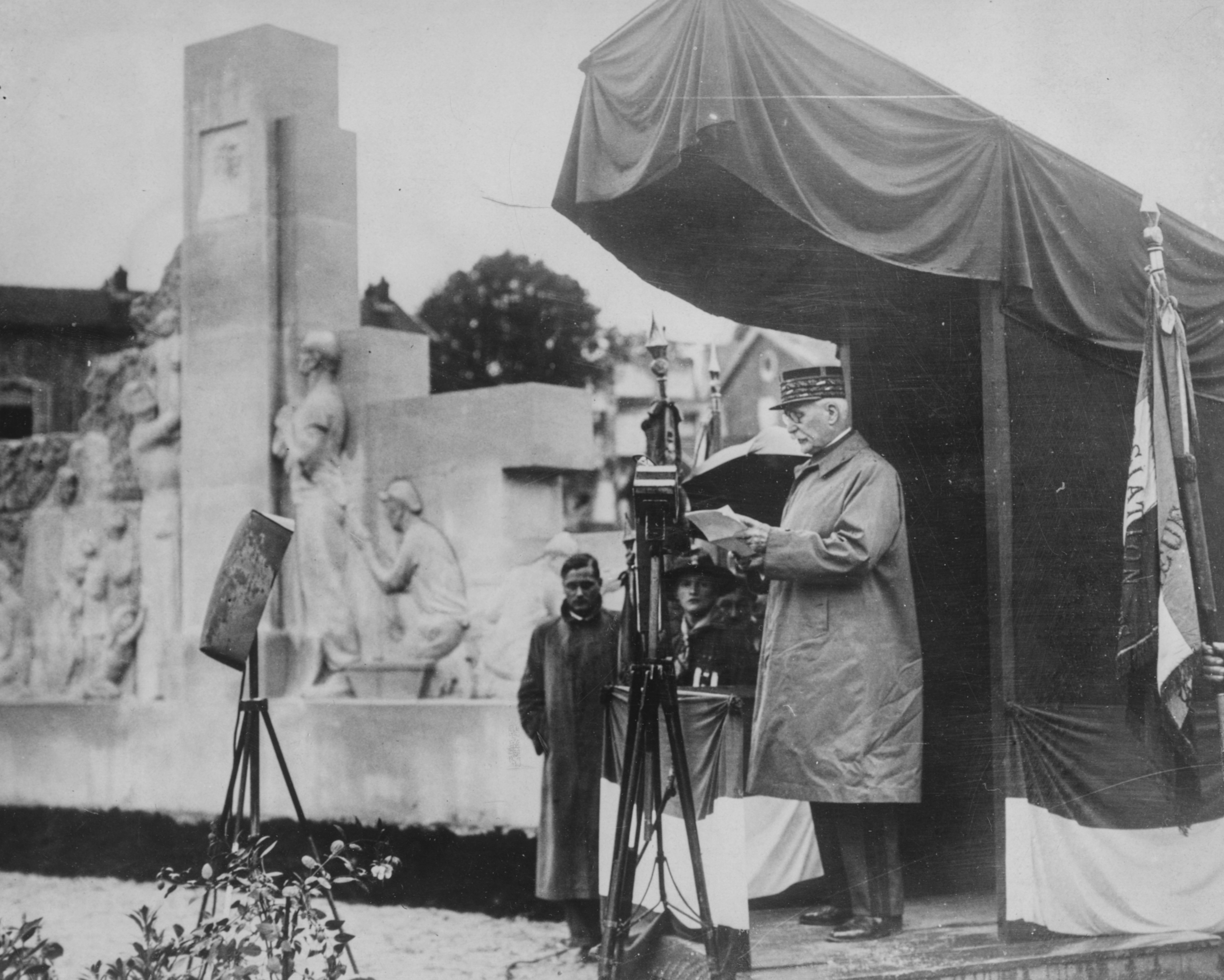 Pétain qualifié de «premier résistant» : procès en mars