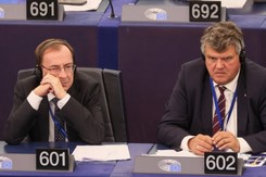 Kamiński i Wąsik stracą immunitety europosłów? Wnioski Bodnara już u Metsoli