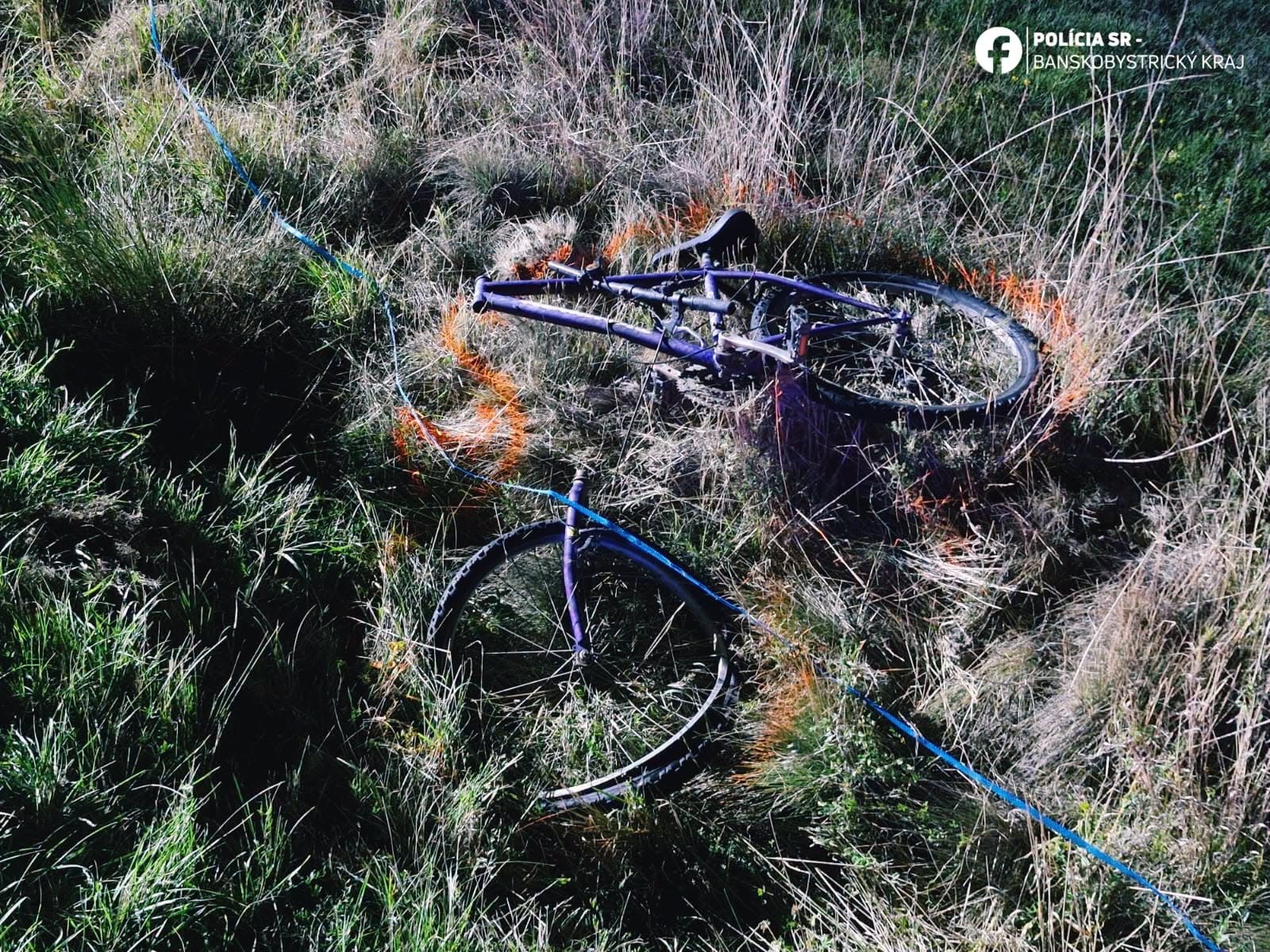 Zrážka cyklistu s vozidlom v Krupine sa skončila tragicky.