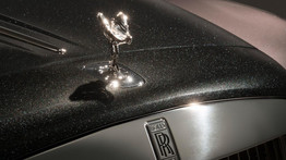 Varázslatos: gyémántot darálnak a Rolls–Royce fényezéséhez - fotók