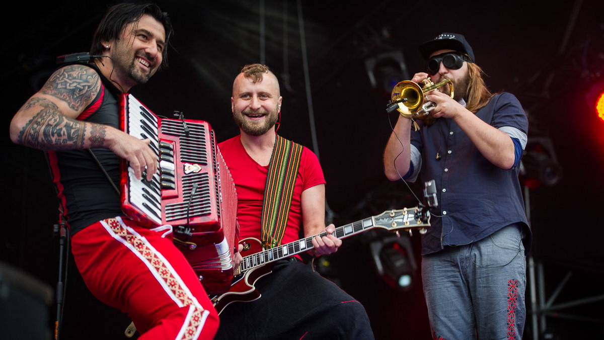 Jedną z gwiazd tegorocznego sylwestra we Wrocławiu jest zespół Kozak System. Ich koncert rozpocznie się o 21:35 i potrwa do 22:20. Oprócz Kozak System na scenie na placu Gołębim zobaczymy m.in. Afromental, Lecha Janerkę i Natalię Sikorę. Transmisja sylwestrowego koncertu w Onecie od godz. 19:00.