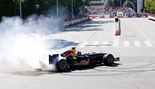 W imprezie wziął udział David Coulthard, który popisywał się umiętnościami przed publicznością