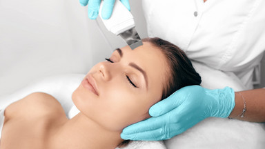 Urządzenie do masażu twarzy. Jak w prosty sposób pobudzić mikrokrążenie skóry